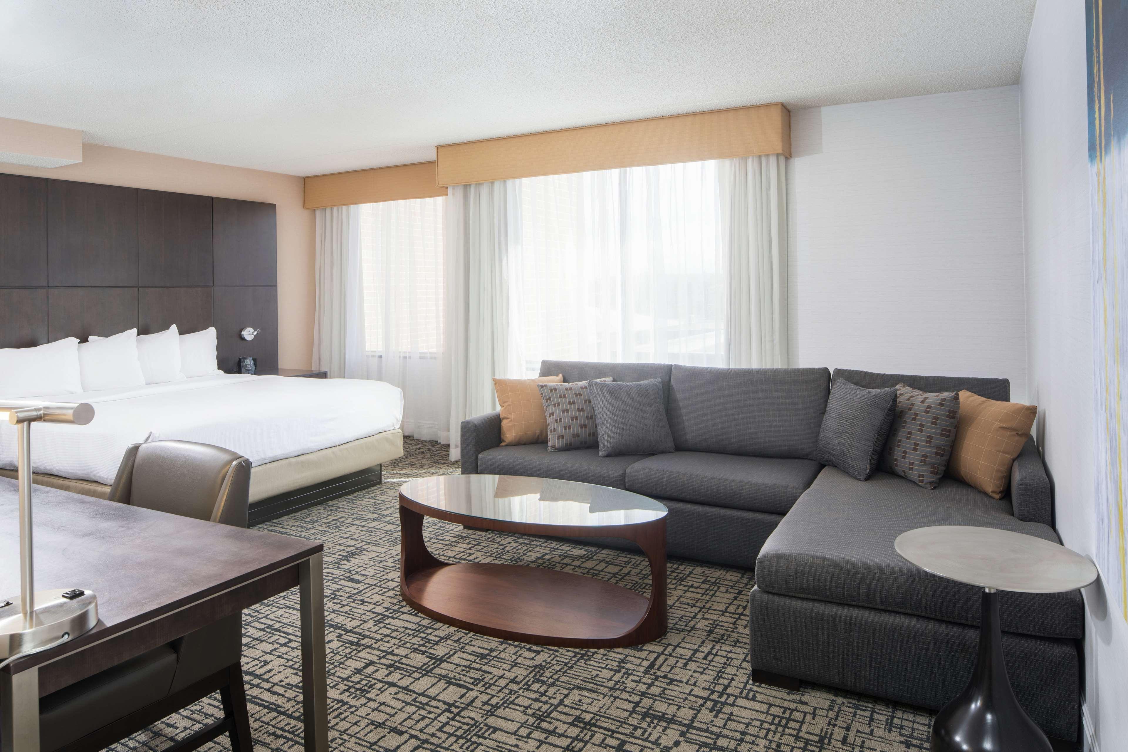 Doubletree By Hilton Hotel Syracuse Восток Сиракьюс Экстерьер фото