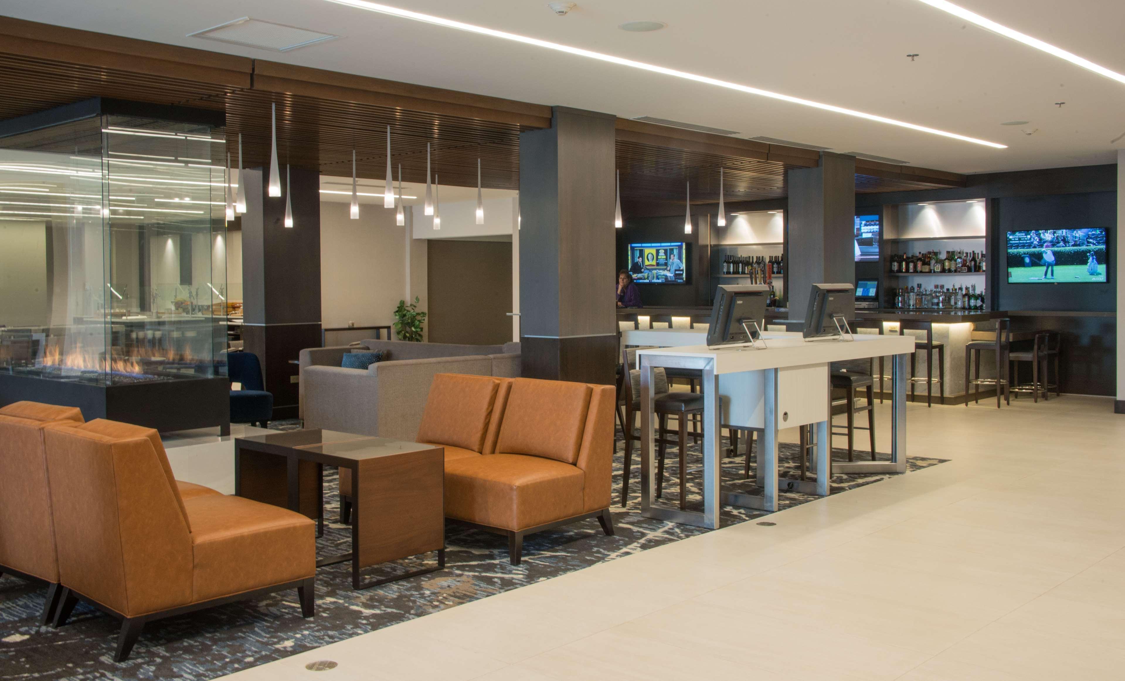 Doubletree By Hilton Hotel Syracuse Восток Сиракьюс Экстерьер фото