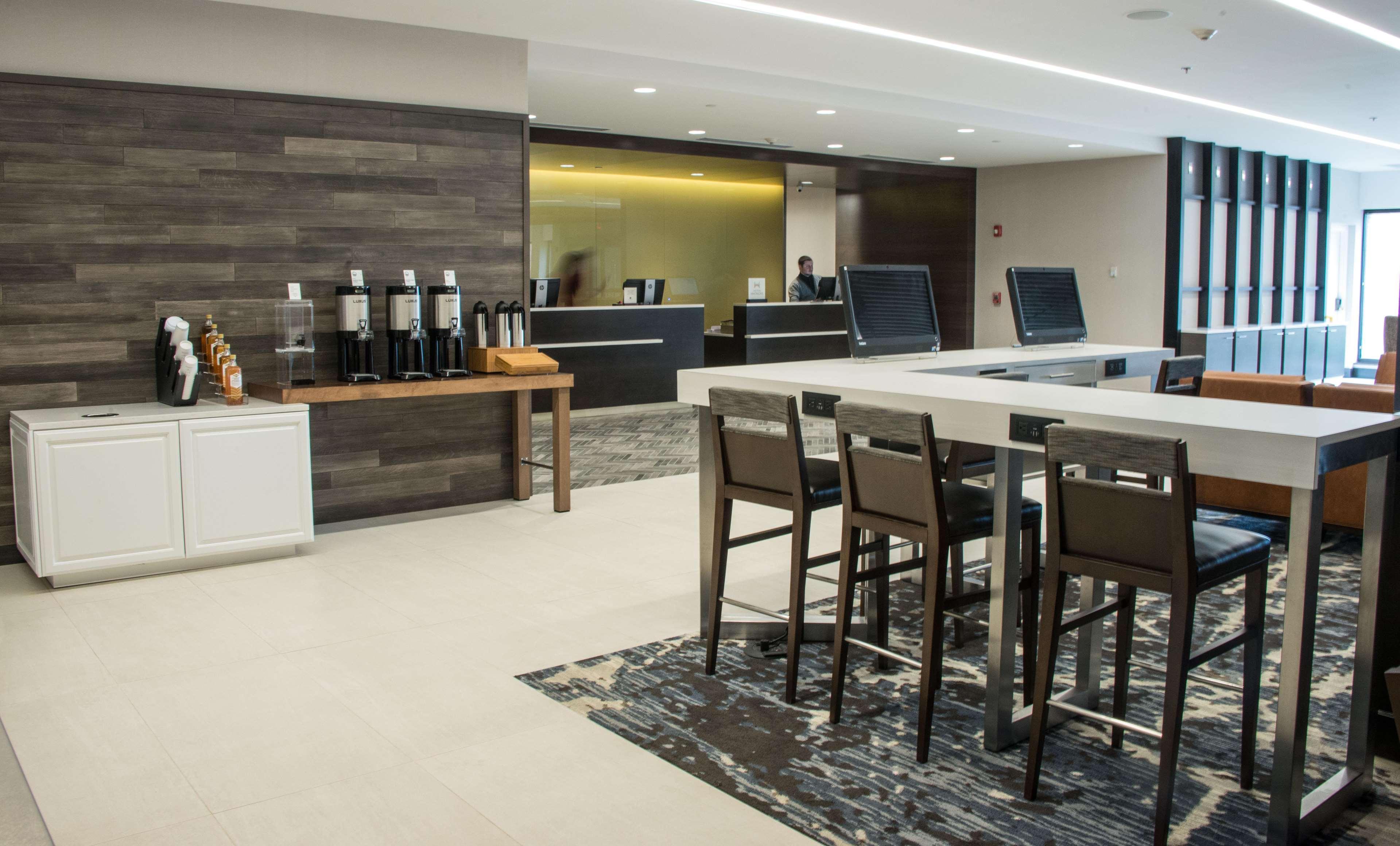 Doubletree By Hilton Hotel Syracuse Восток Сиракьюс Экстерьер фото