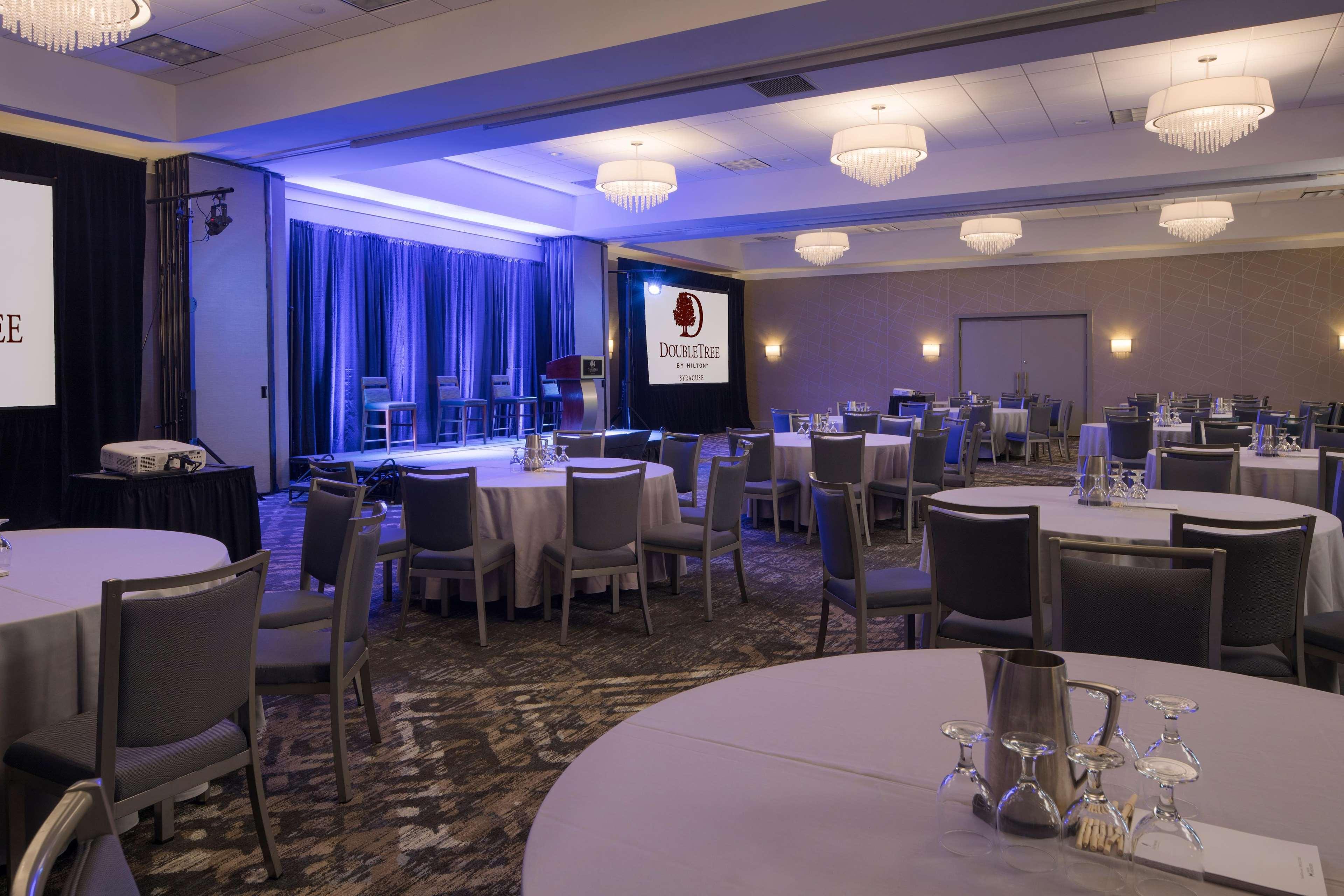 Doubletree By Hilton Hotel Syracuse Восток Сиракьюс Экстерьер фото