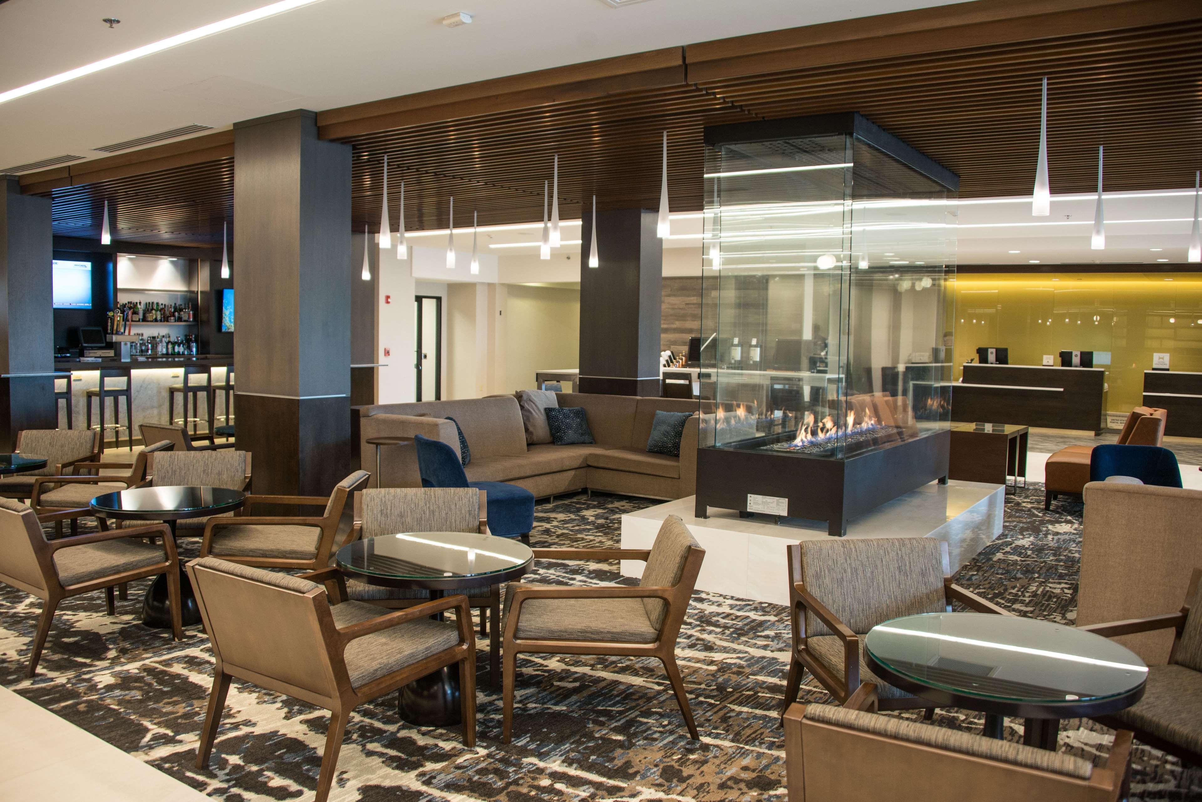 Doubletree By Hilton Hotel Syracuse Восток Сиракьюс Экстерьер фото
