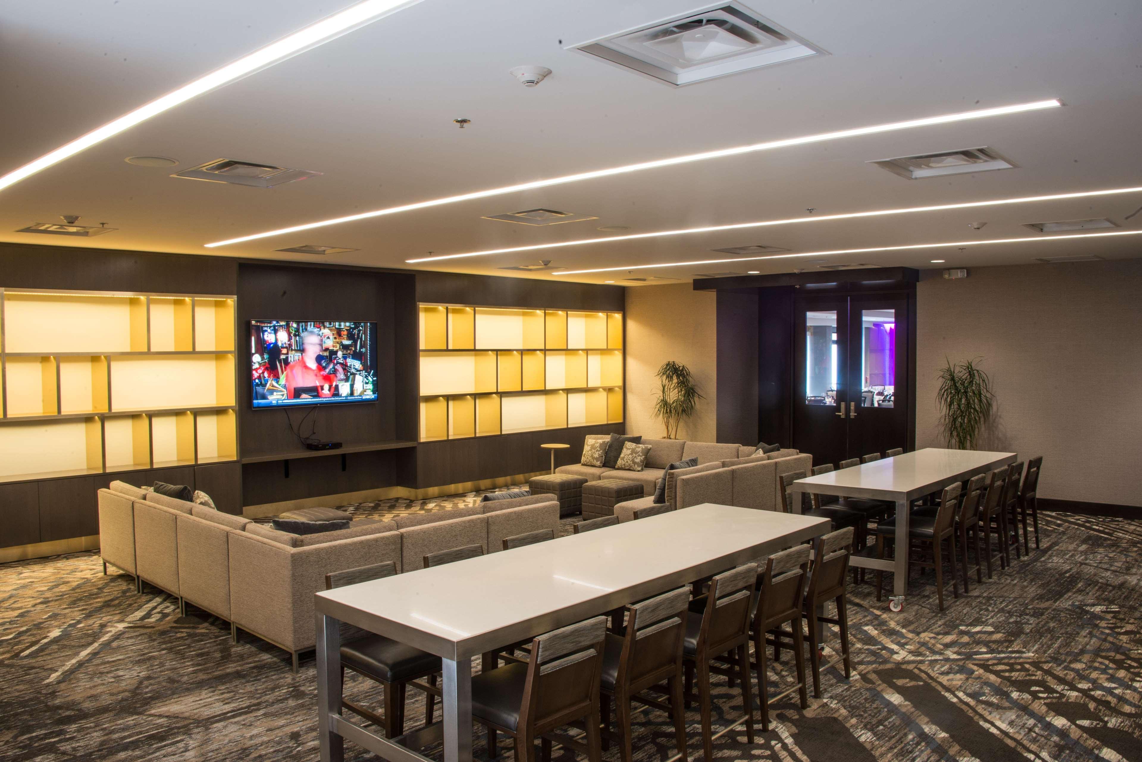 Doubletree By Hilton Hotel Syracuse Восток Сиракьюс Экстерьер фото