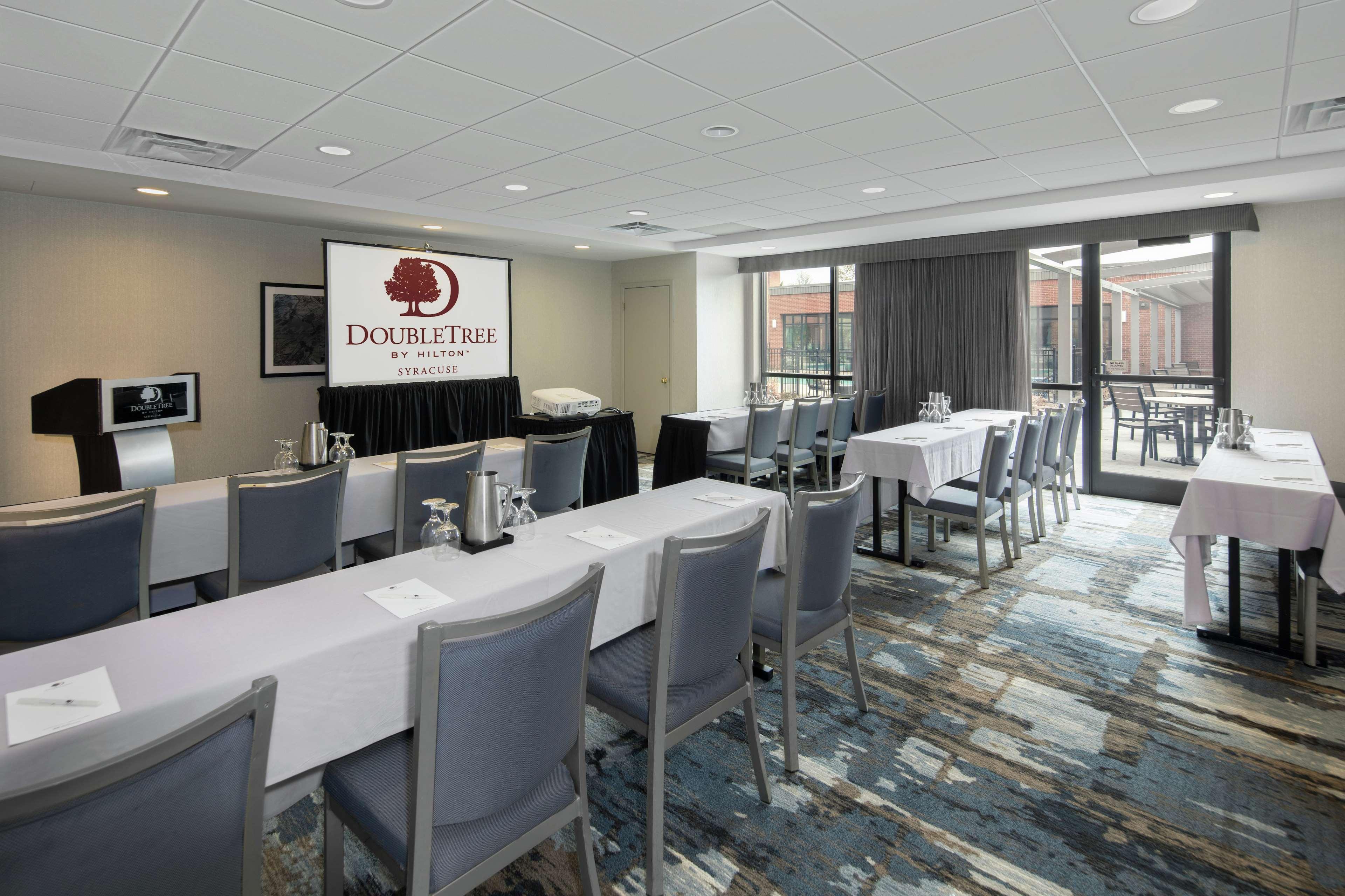 Doubletree By Hilton Hotel Syracuse Восток Сиракьюс Экстерьер фото