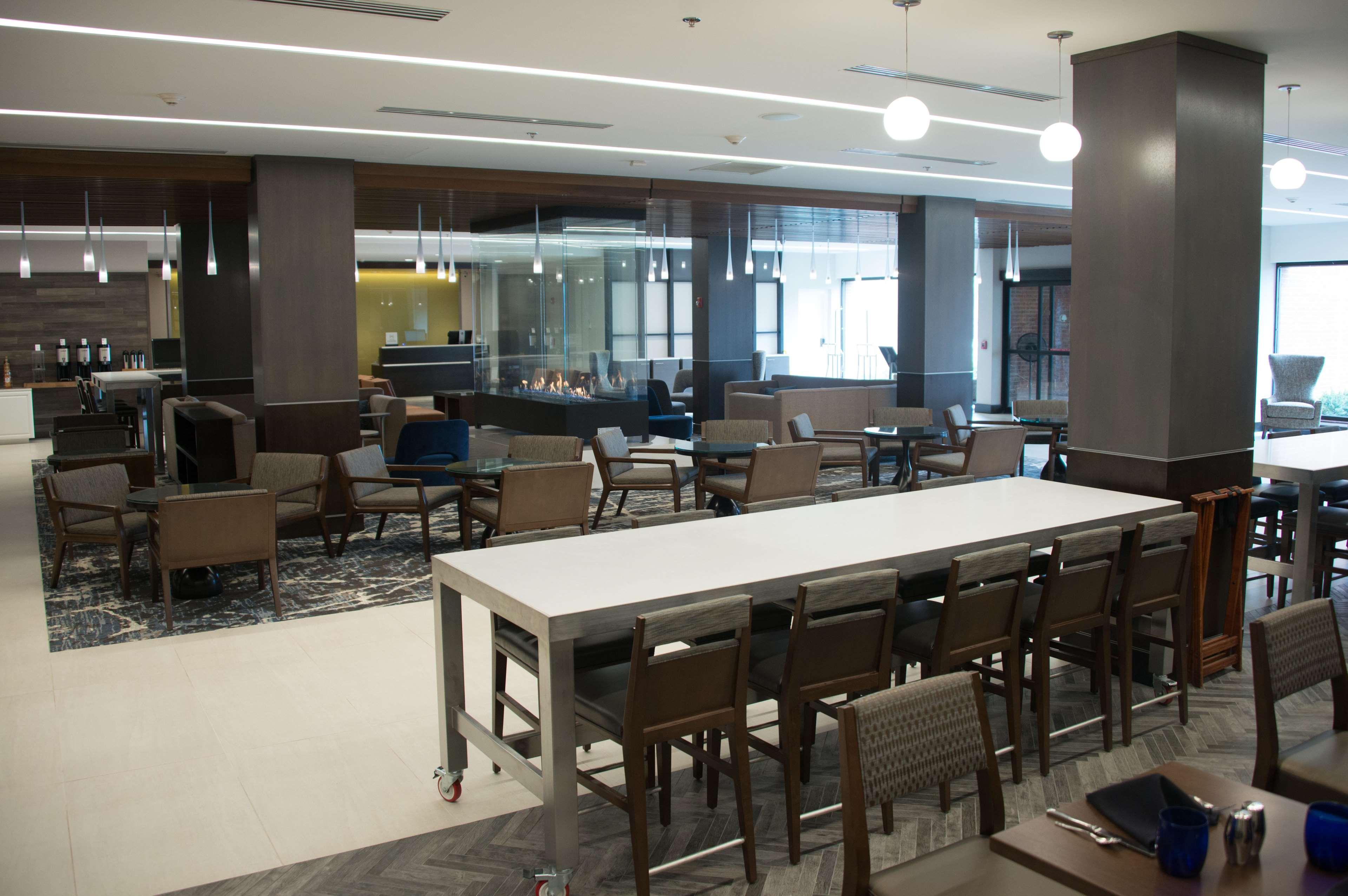 Doubletree By Hilton Hotel Syracuse Восток Сиракьюс Экстерьер фото