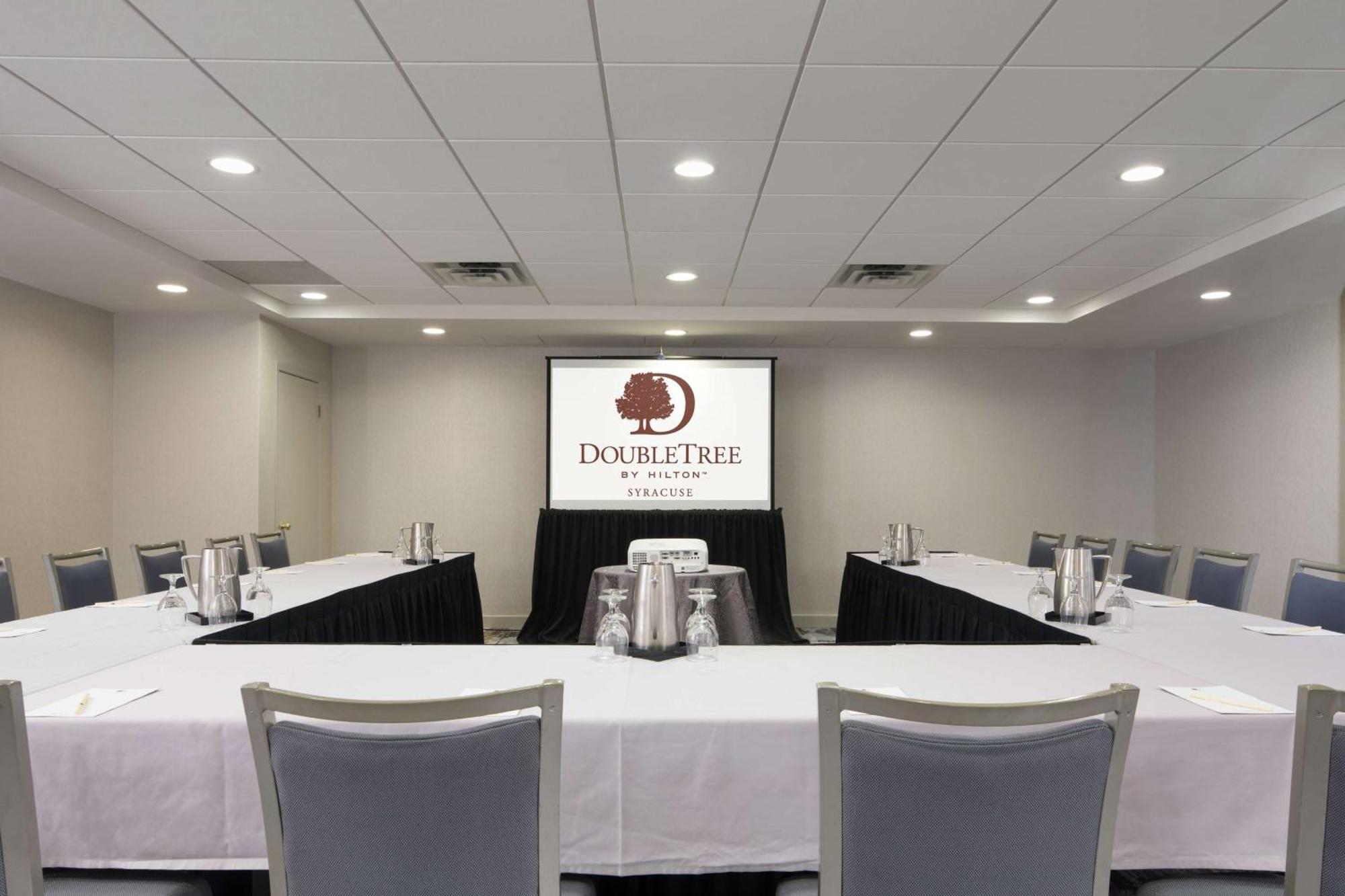 Doubletree By Hilton Hotel Syracuse Восток Сиракьюс Экстерьер фото