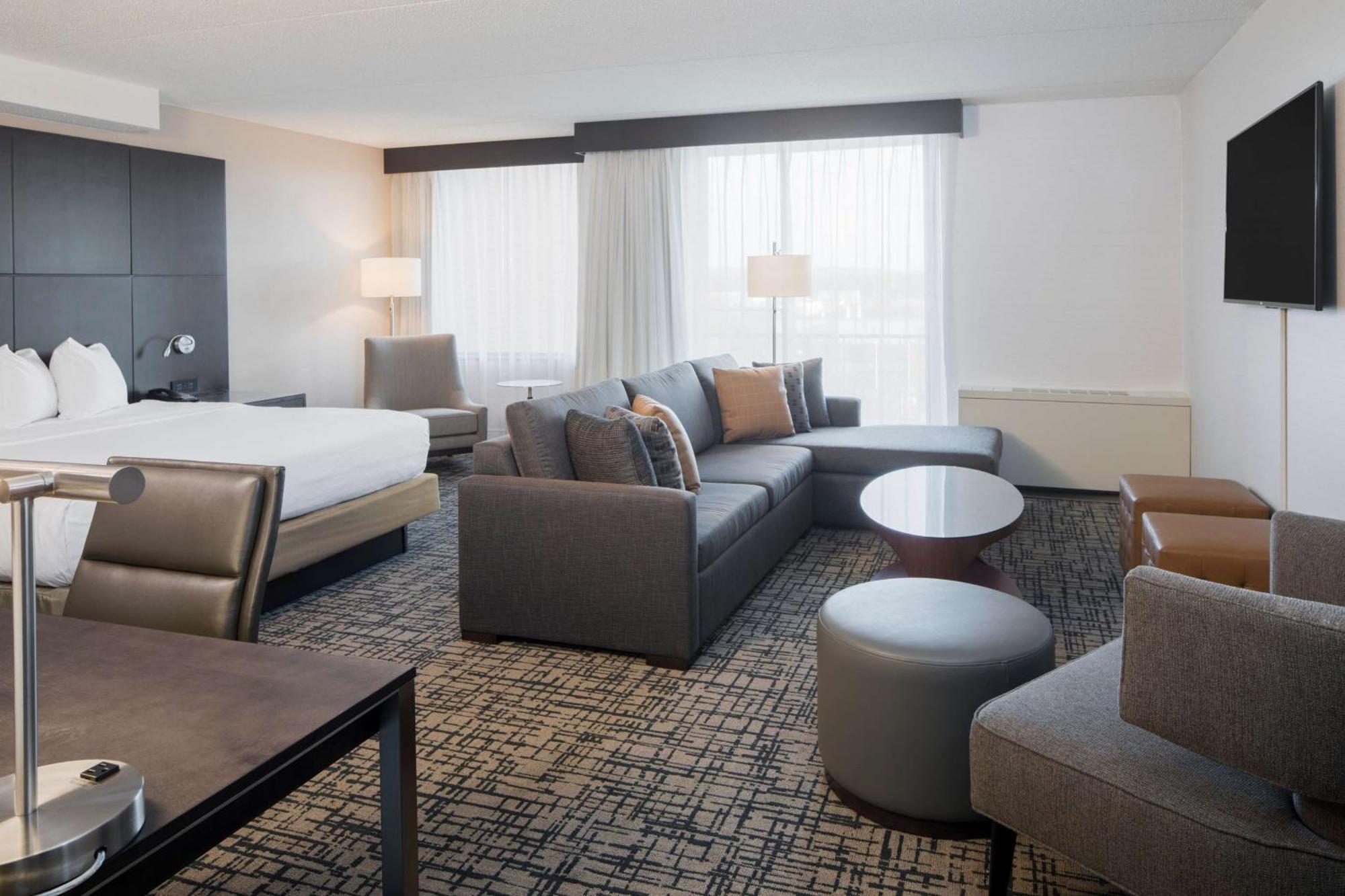 Doubletree By Hilton Hotel Syracuse Восток Сиракьюс Экстерьер фото