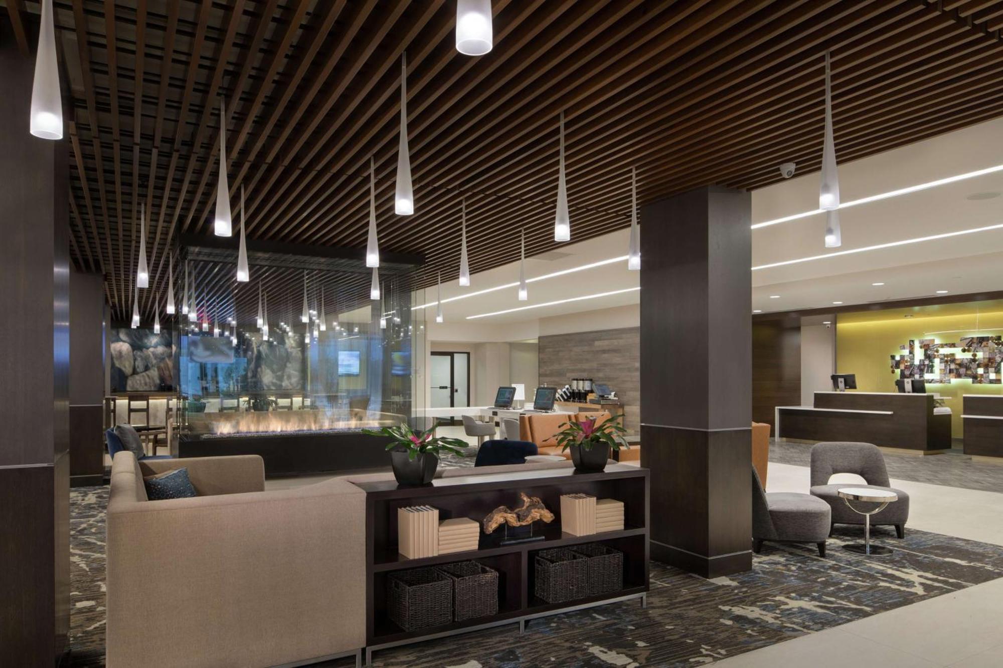 Doubletree By Hilton Hotel Syracuse Восток Сиракьюс Экстерьер фото