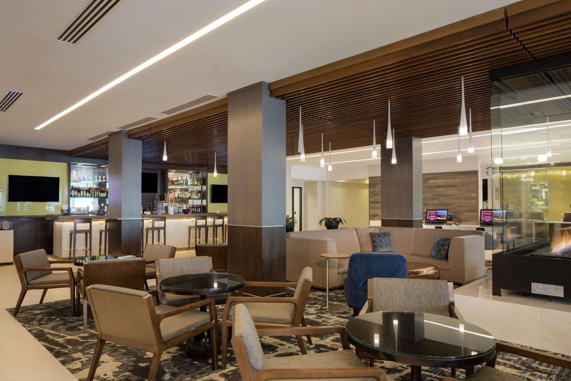 Doubletree By Hilton Hotel Syracuse Восток Сиракьюс Экстерьер фото